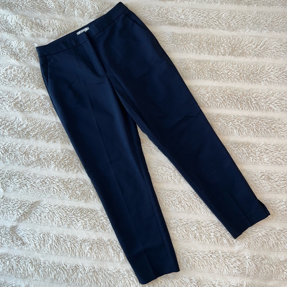 Like New H&M Women’s Ankle Length Navy Slim Tapered Trousers